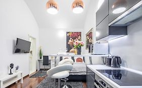 Melody Meadow Apartment