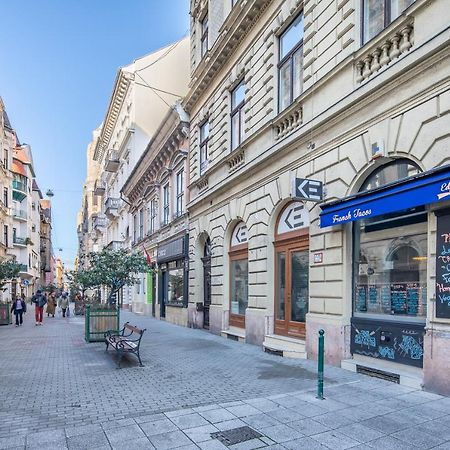 Melody Meadow Apartment Budapest Esterno foto