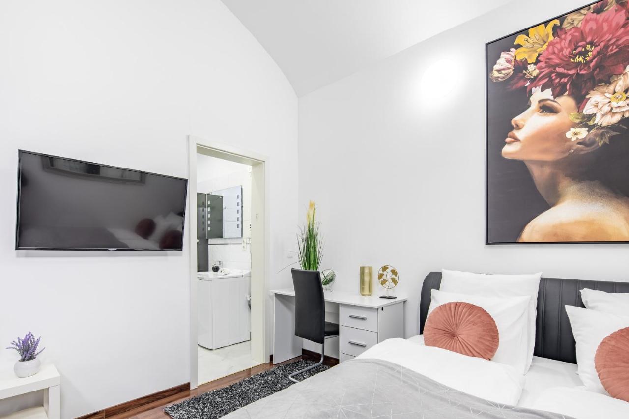 Melody Meadow Apartment Budapest Esterno foto