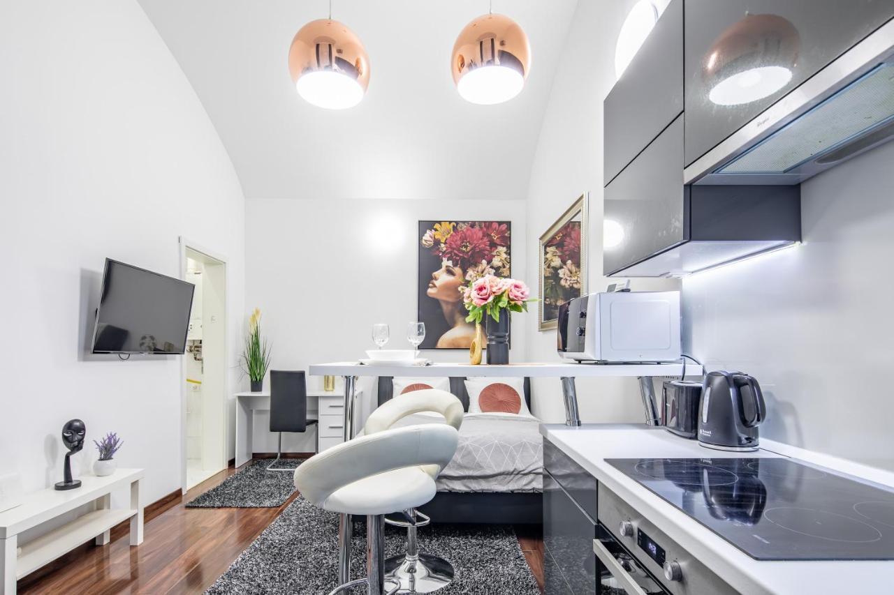 Melody Meadow Apartment Budapest Esterno foto