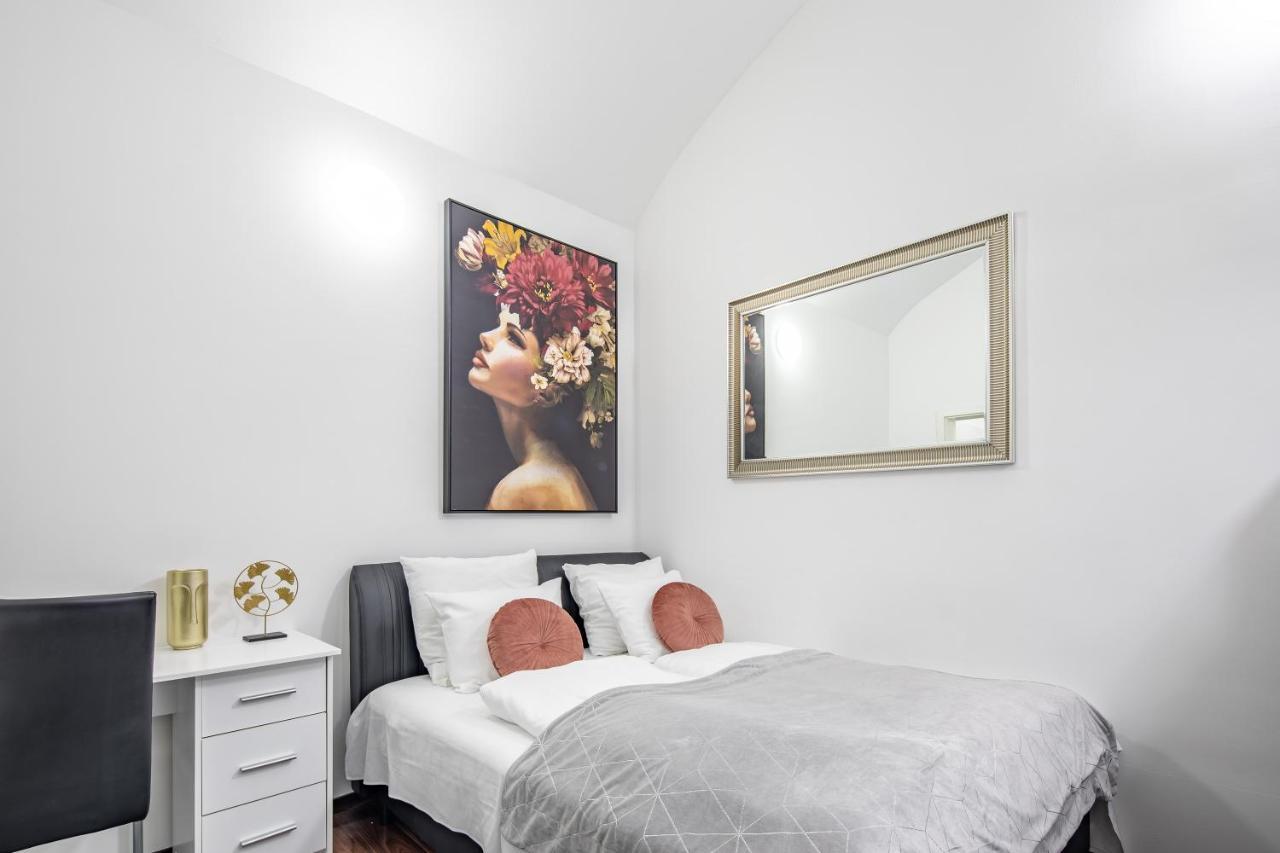Melody Meadow Apartment Budapest Esterno foto