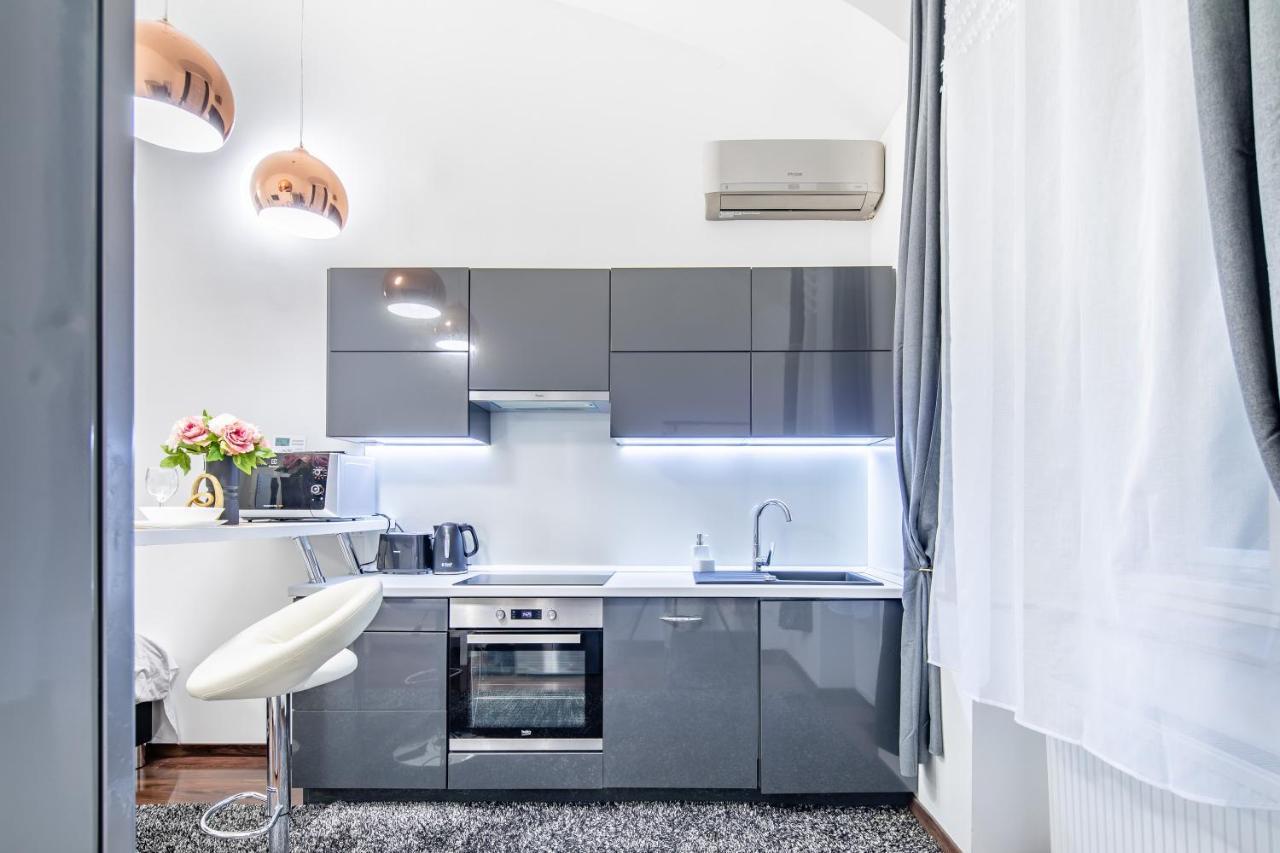 Melody Meadow Apartment Budapest Esterno foto