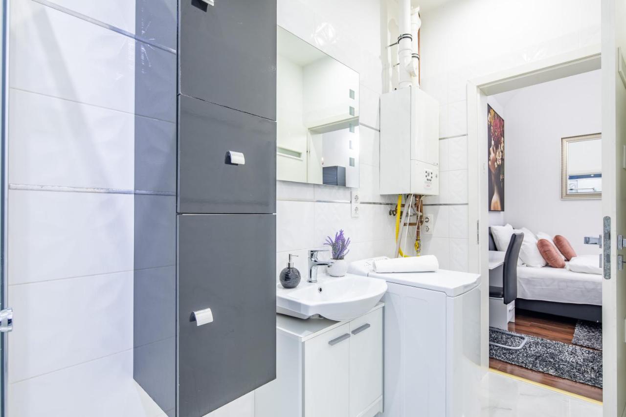 Melody Meadow Apartment Budapest Esterno foto